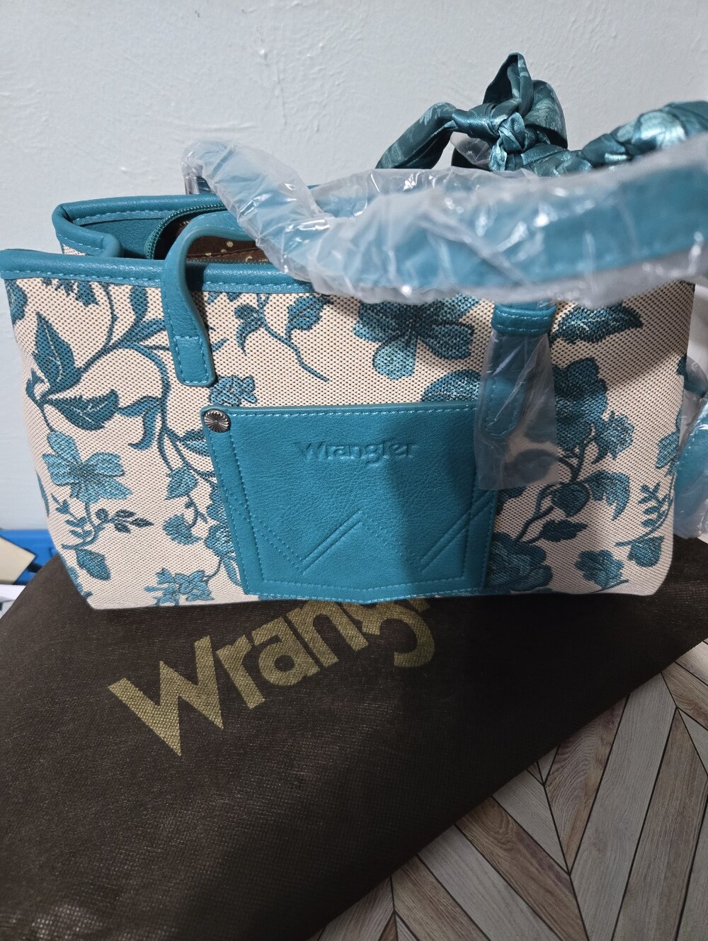 Wrangler Teal Floral Canvas Tote with Teal Trim - Picture 2 of 6